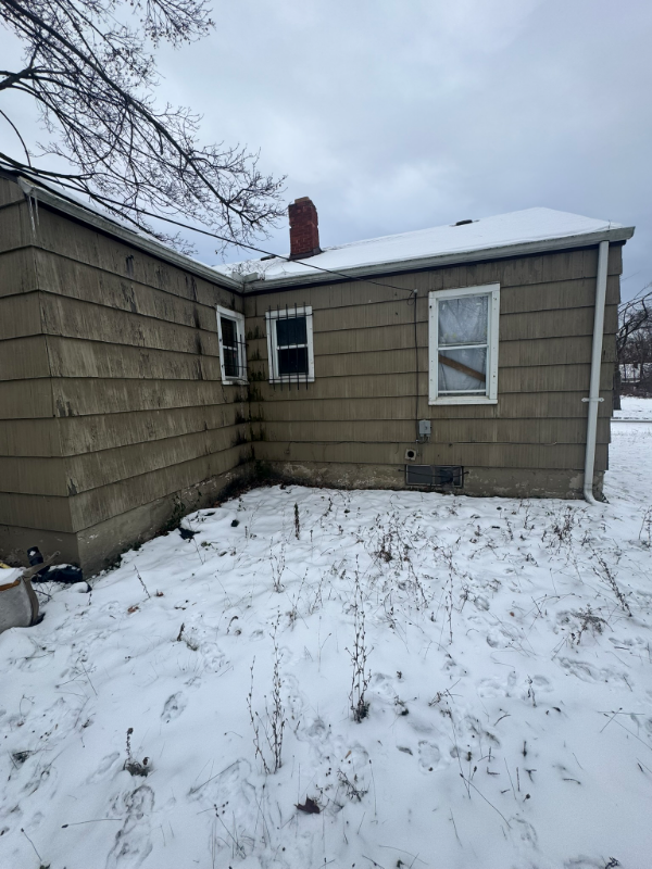 3401 Davison Rd - Photo 2 of 6