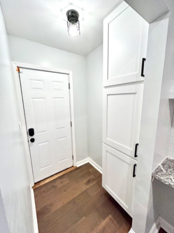 211 Hawkes Ave - Photo 3 of 16