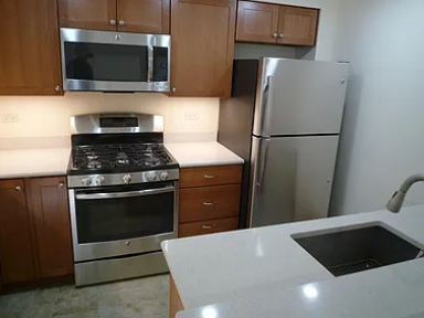 1301 Clayton St #6 - Photo 3 of 11