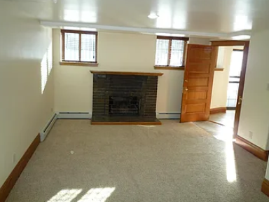 1301 Clayton St #6 - Photo 5 of 11