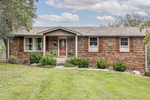 featured image of 204 Edgewater Dr