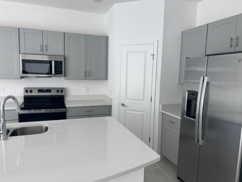 5081 Spangle Dr - Photo 3 of 13