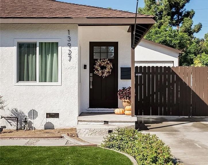 13927 Flatbush Ave - Photo 2 of 20