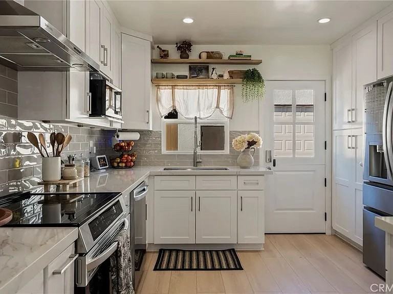 13927 Flatbush Ave - Photo 4 of 20