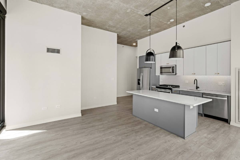 191 W Huron St - Photo 2 of 15