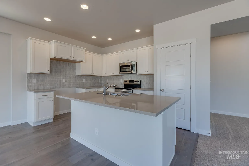 1733 S Seagrass Ave - Photo 2 of 12