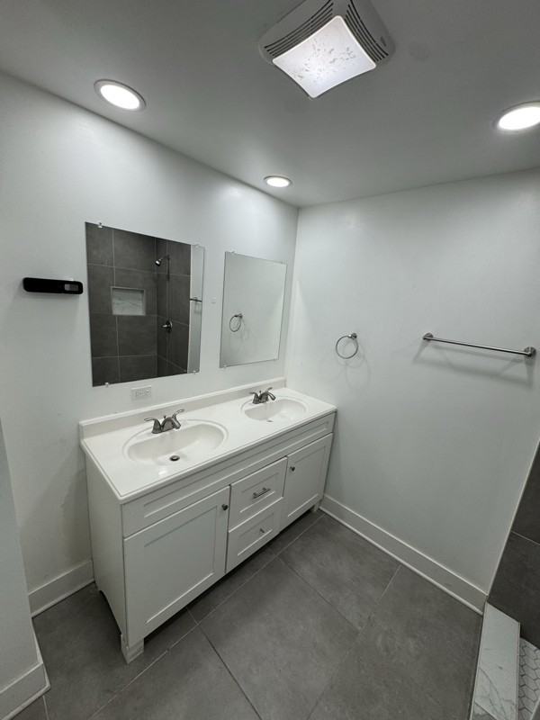 3351 W 38th Pl #1R - Photo 4 of 7