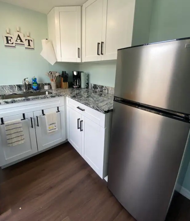 6515 113th St #B - Photo 3 of 6