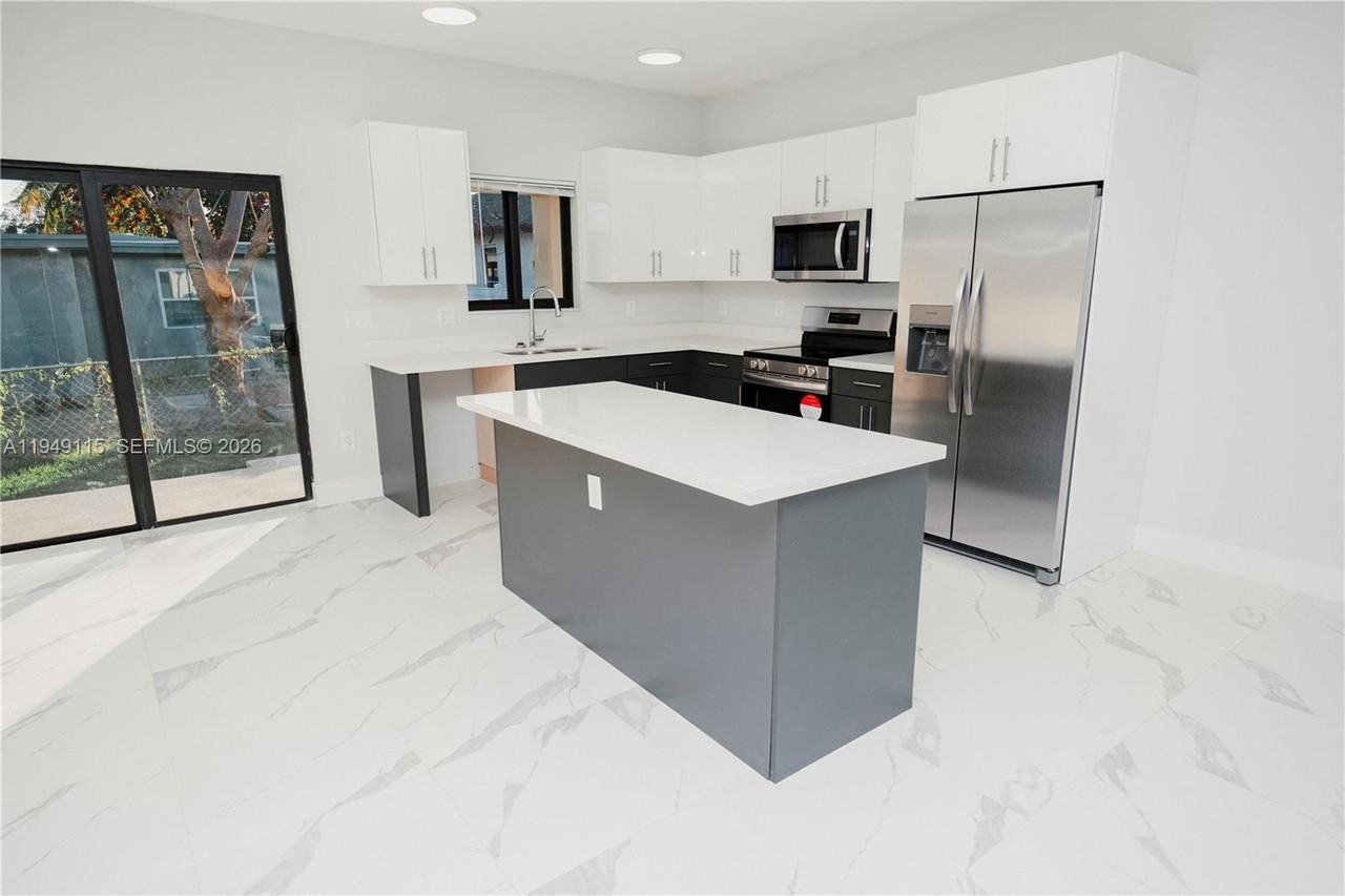 820 Doctor B J McCormick Avenue - Photo 7 of 10