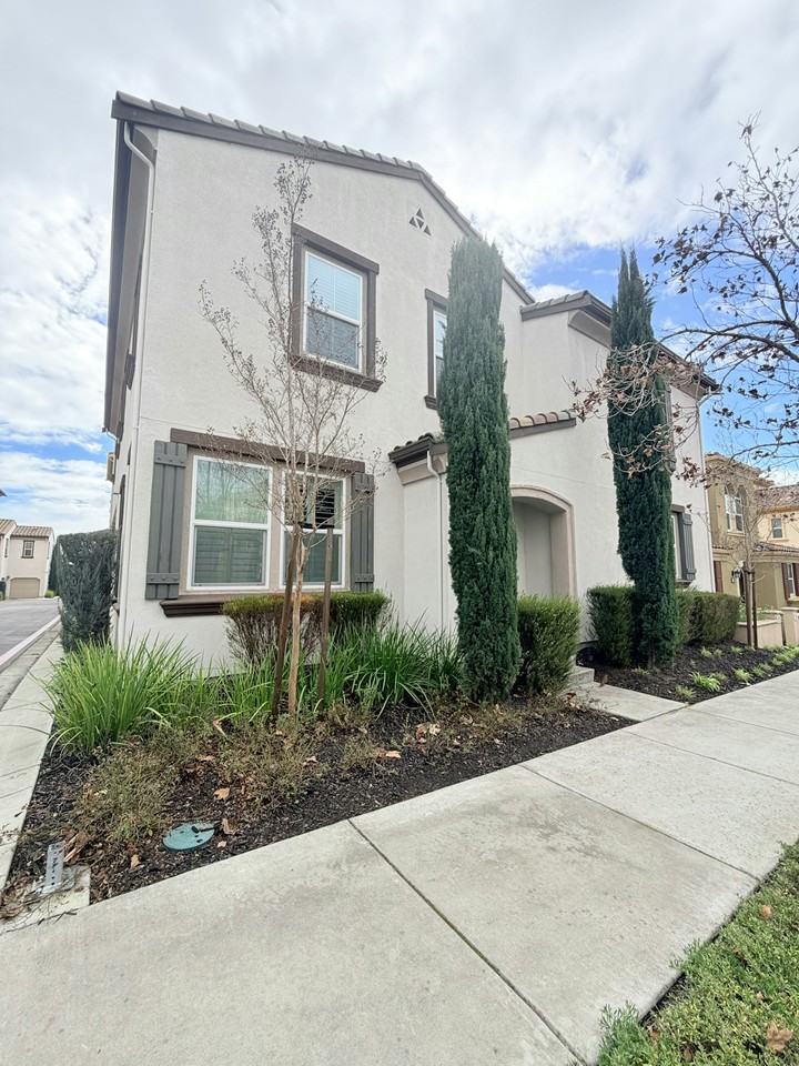 3138 Vittoria Loop - Photo 2 of 25