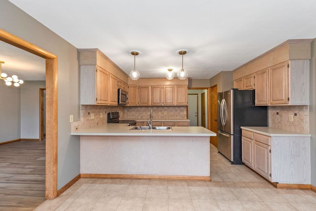 3293 Greenleafe Drive - Photo 5 of 40