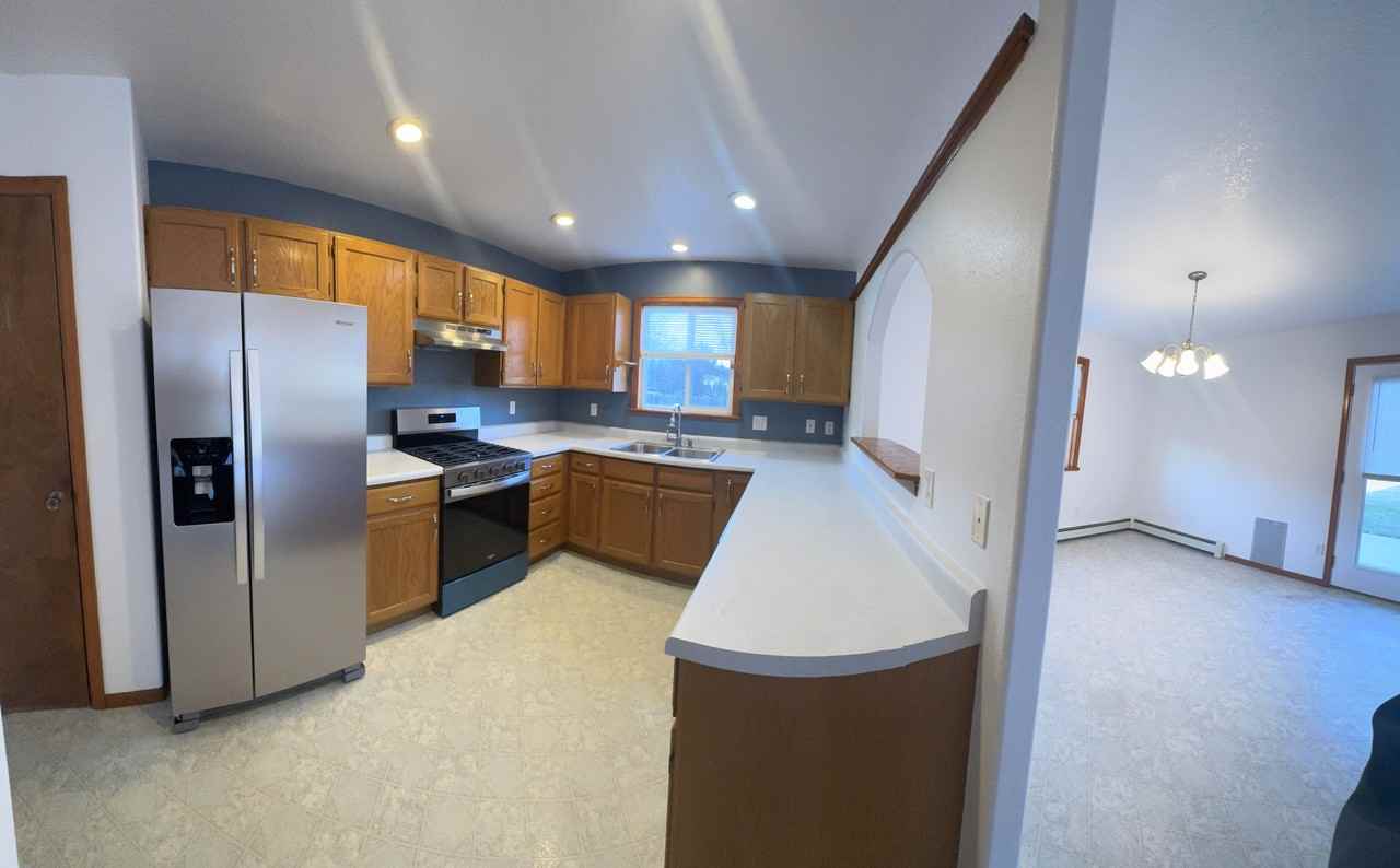 1139 Laurel Ct #NA - Photo 7 of 32