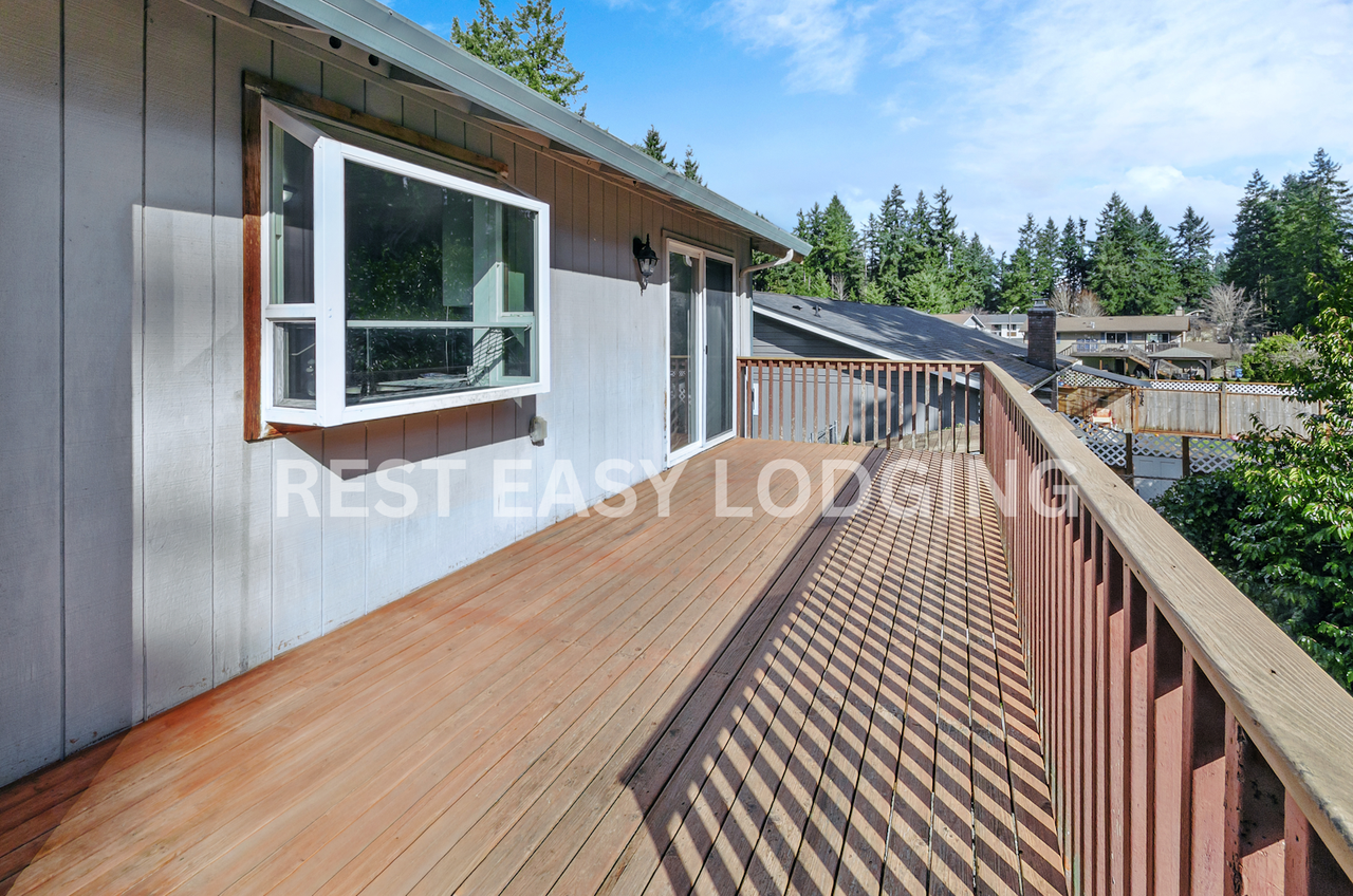 2210 27TH AVE SE - Photo 3 of 22