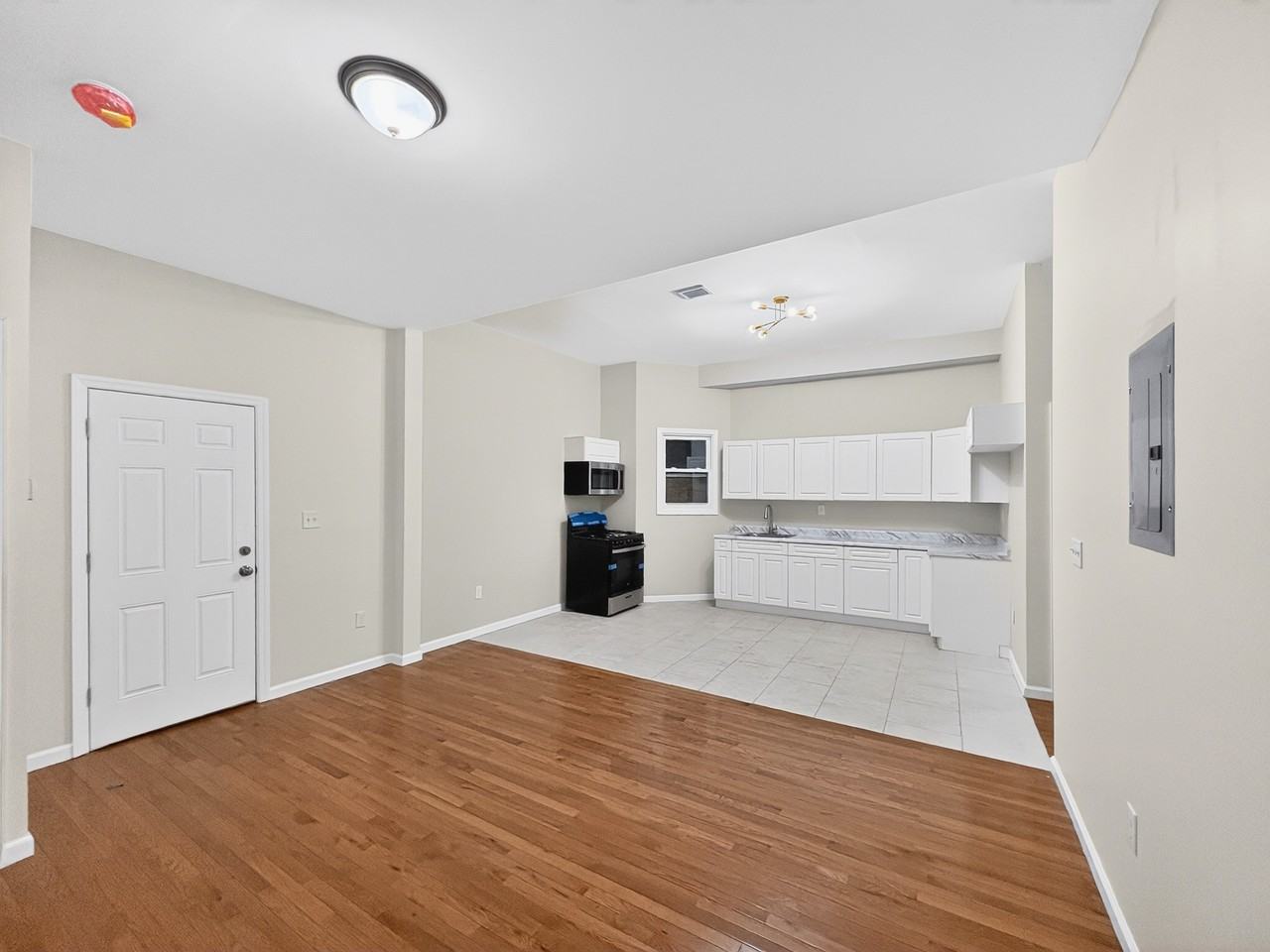 826 S 15th St #1 - Photo 7 of 31