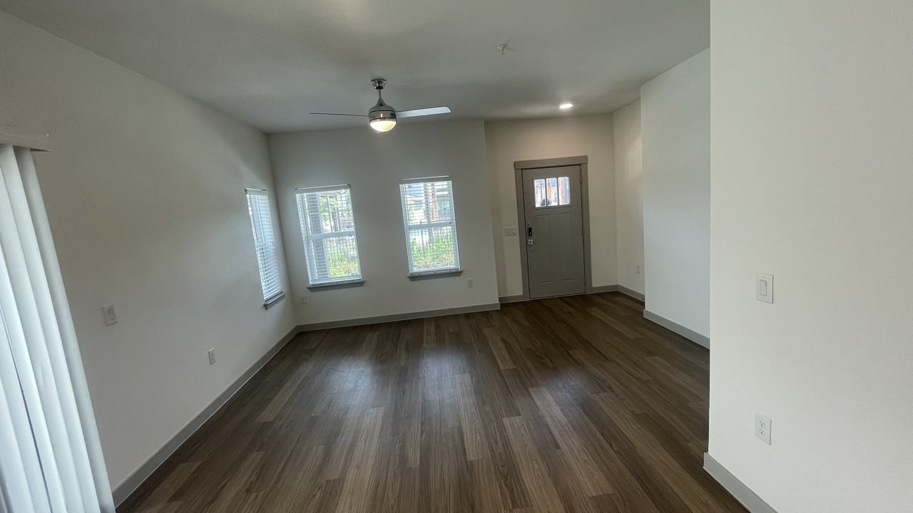 Waterway Ln - Photo 4 of 18