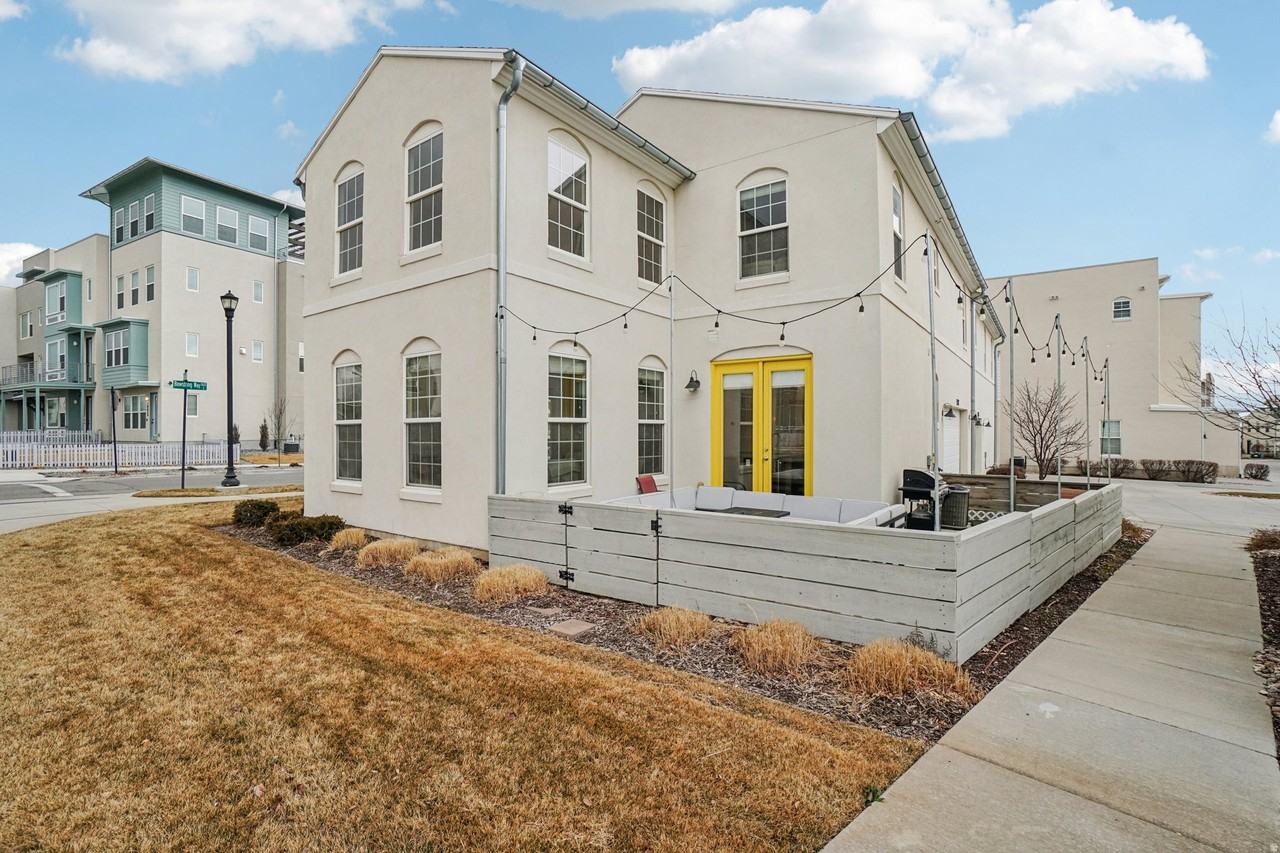 5387 W Bowstring Way #1 - Photo 4 of 20