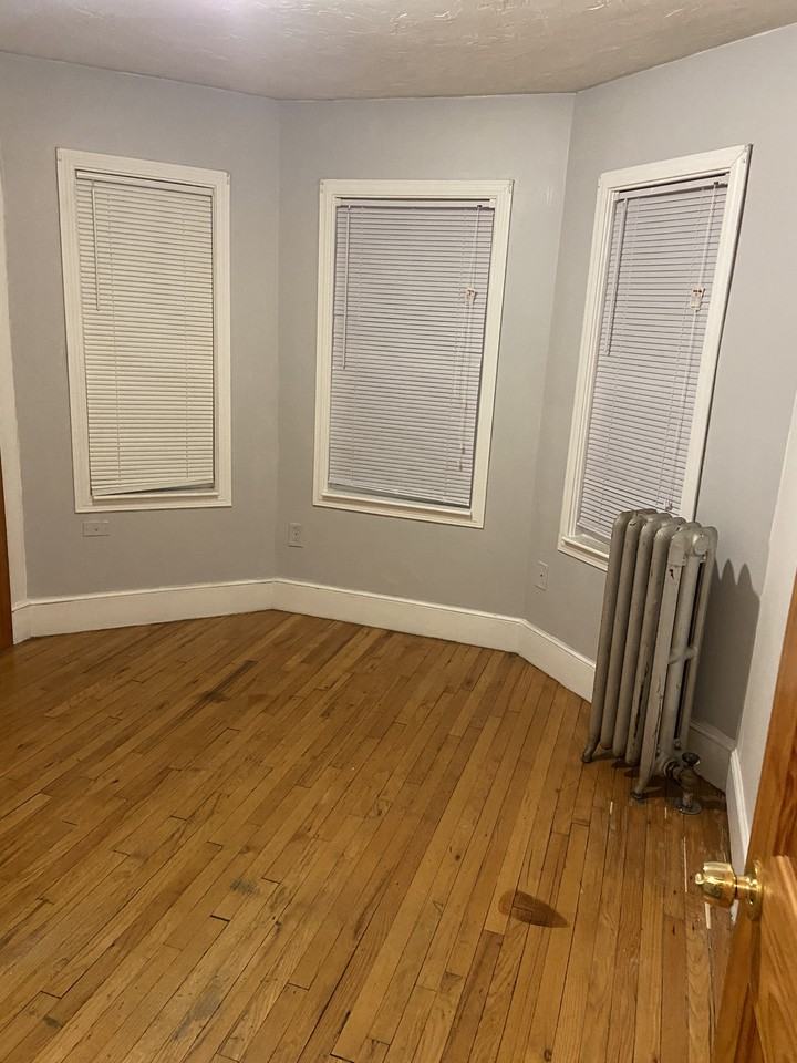 4041 Washington St #2 - Photo 4 of 6