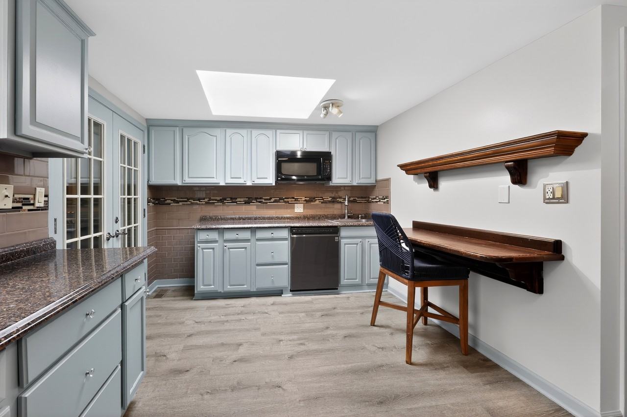 615 Monroe Tpke #NA - Photo 3 of 33