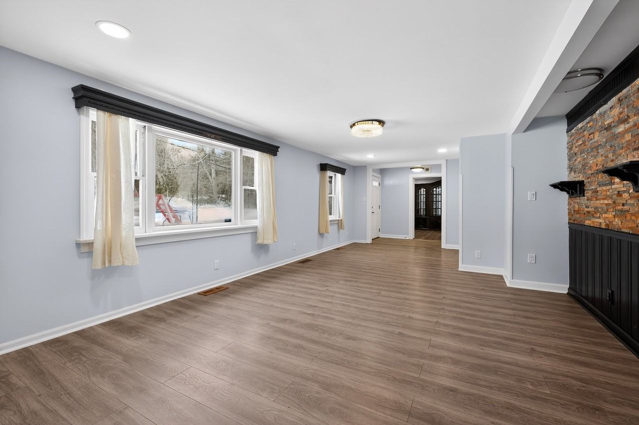 615 Monroe Tpke #NA - Photo 5 of 33