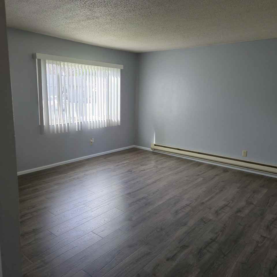 Oakhill Ln #1403 - Photo 4 of 8