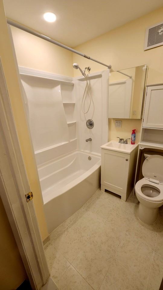 240 Clinton Pl #NA - Photo 3 of 7