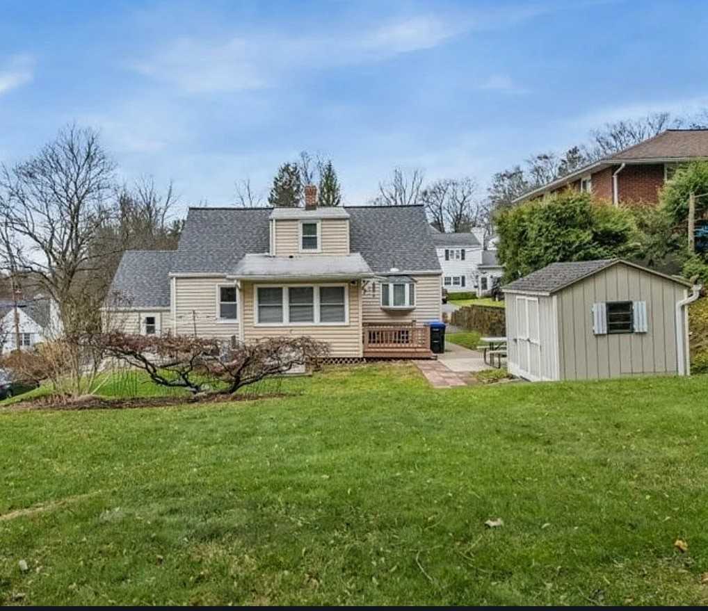 328 Leroy Ave #NA - Photo 2 of 10