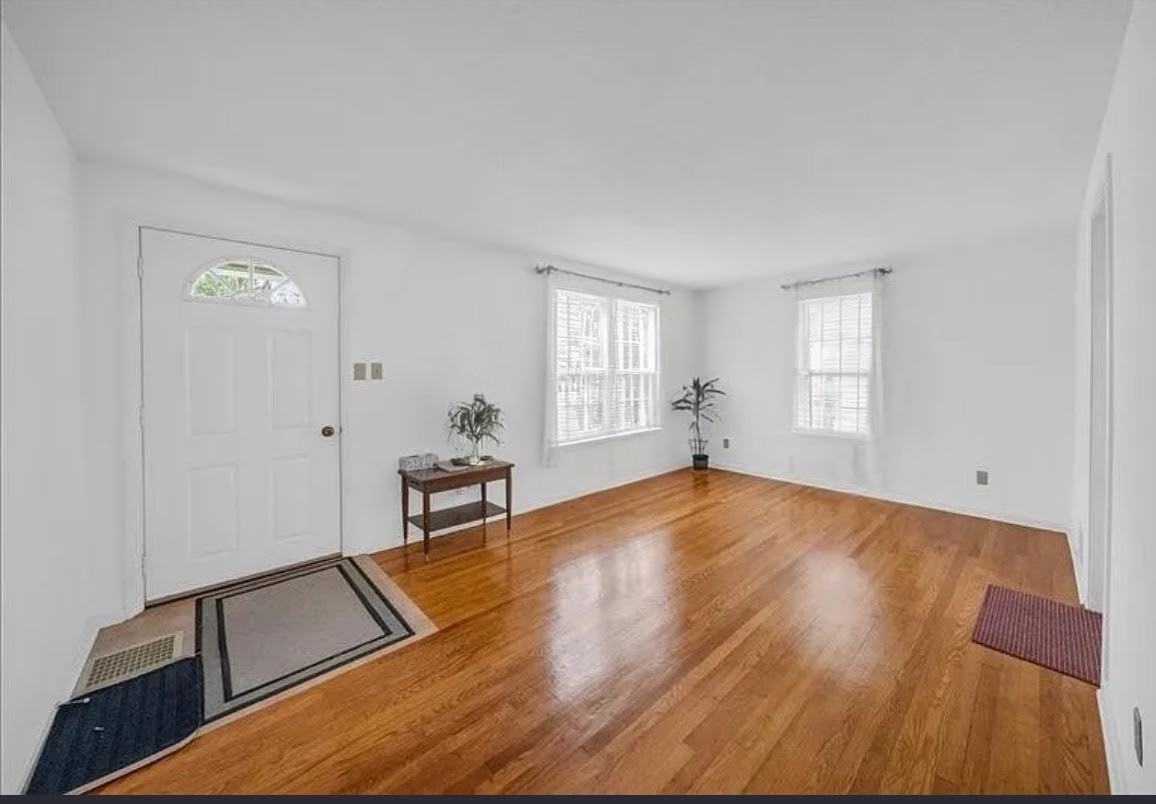 328 Leroy Ave #NA - Photo 5 of 10