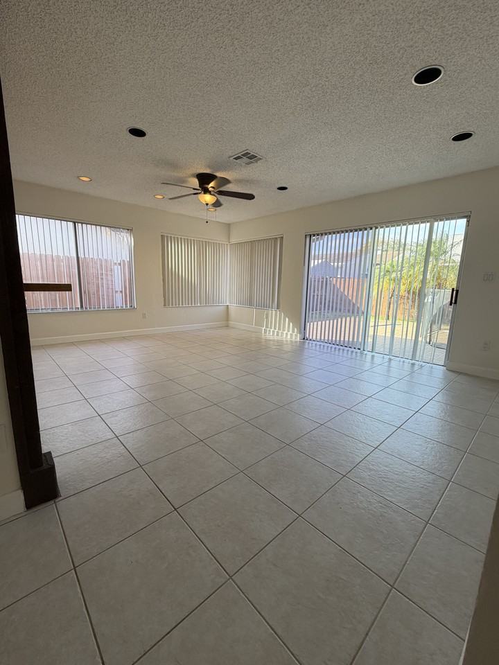 13261 Sw 102nd Ter #NA - Photo 3 of 34