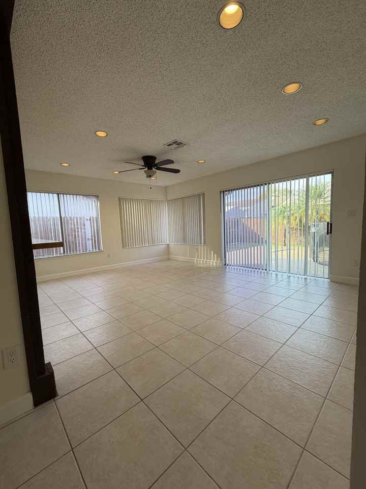 13261 Sw 102nd Ter #NA - Photo 7 of 34