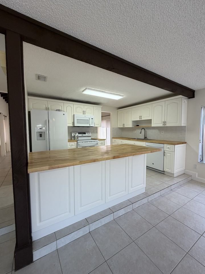 13261 Sw 102nd Ter #NA - Photo 7 of 32