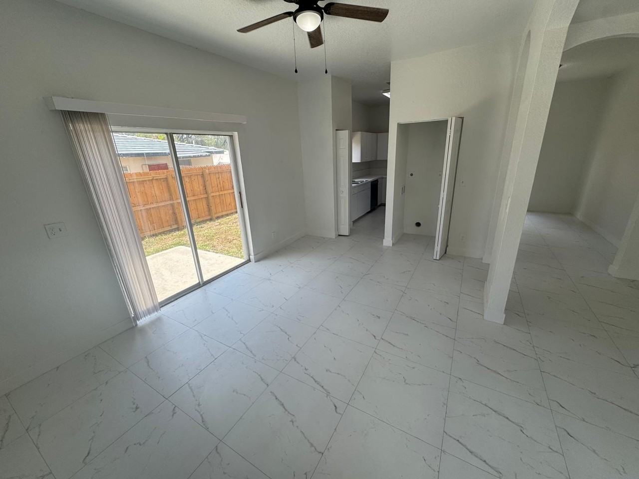 890 Nw 25th Ave #NA - Photo 5 of 28