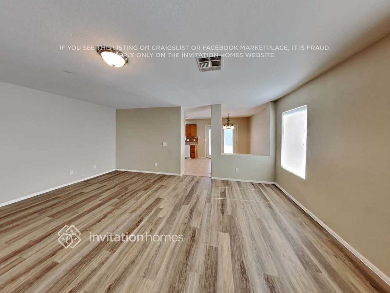 8719 W Bobby Lopez Dr - Photo 3 of 14