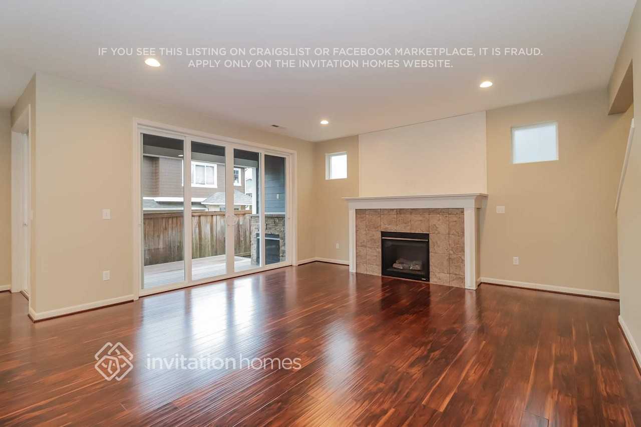 16424 80th Ave E - Photo 4 of 20