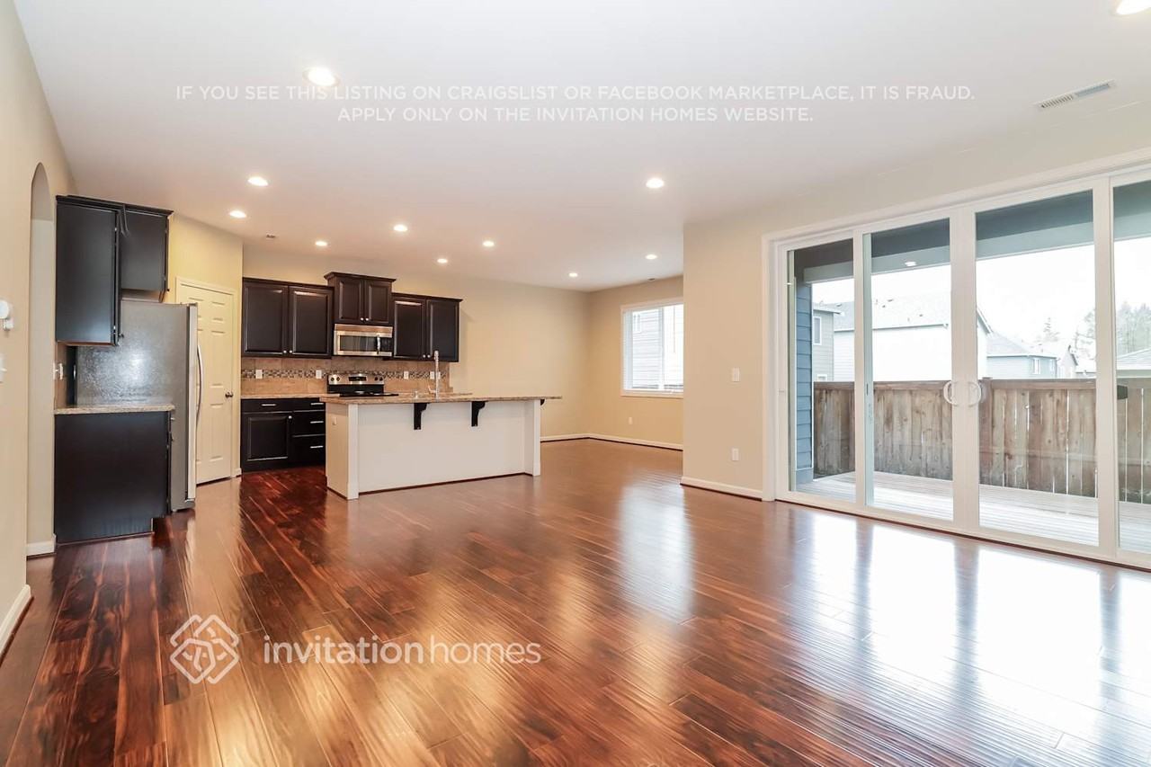 16424 80th Ave E - Photo 5 of 20