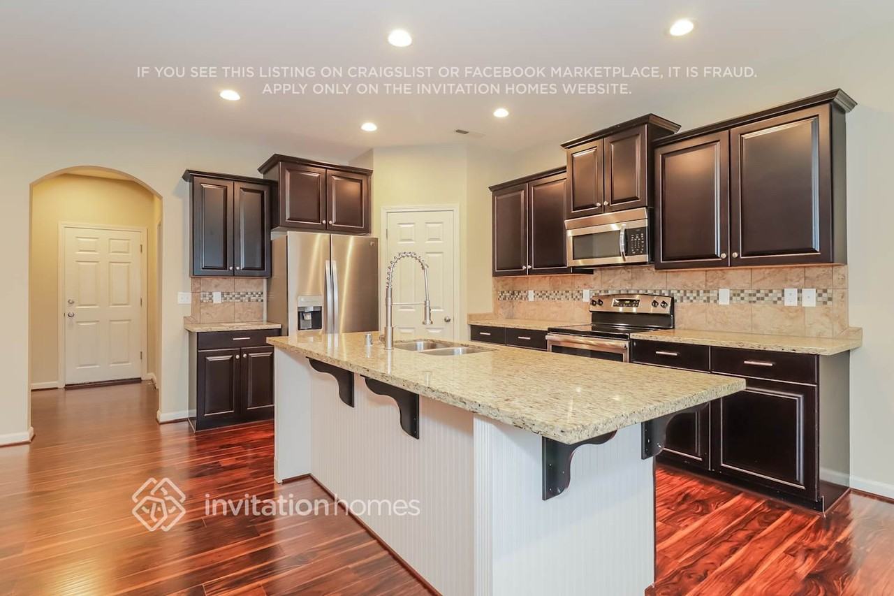 16424 80th Ave E - Photo 7 of 20