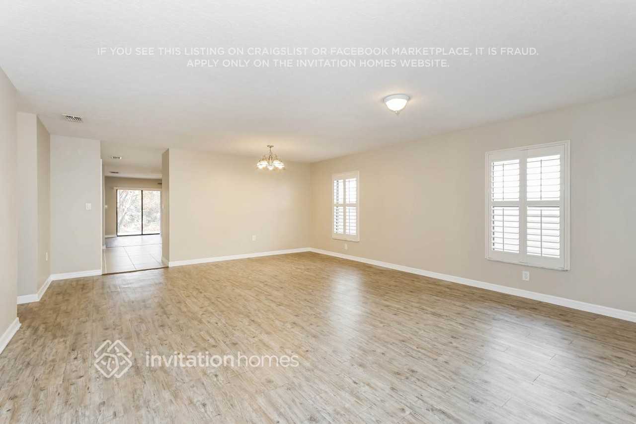 3426 Hoofprint Dr - Photo 3 of 17