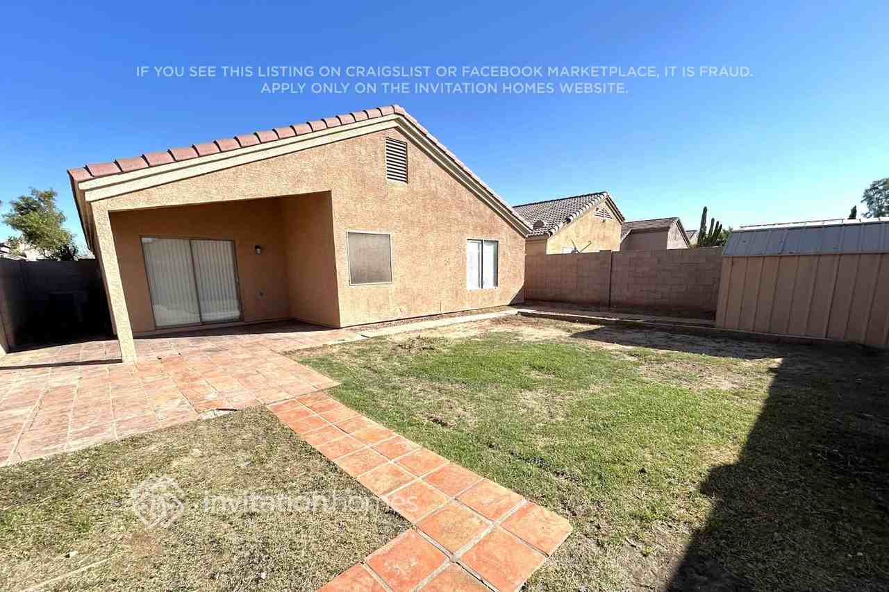 9025 W Avalon Dr - Photo 4 of 6