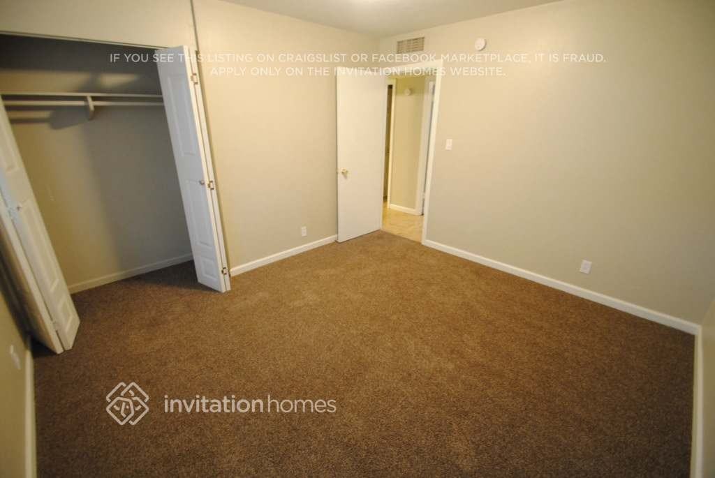 4214 W Stella Ln - Photo 6 of 12