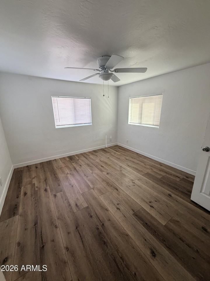 2419 E Oak St - Photo 2 of 17