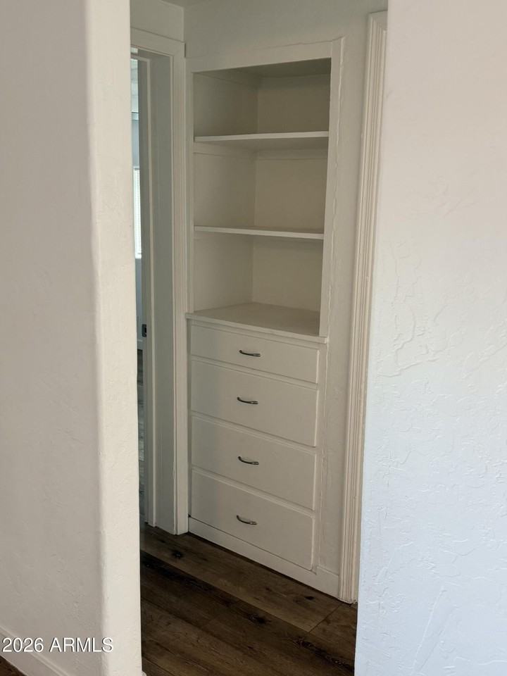 2419 E Oak St - Photo 6 of 17