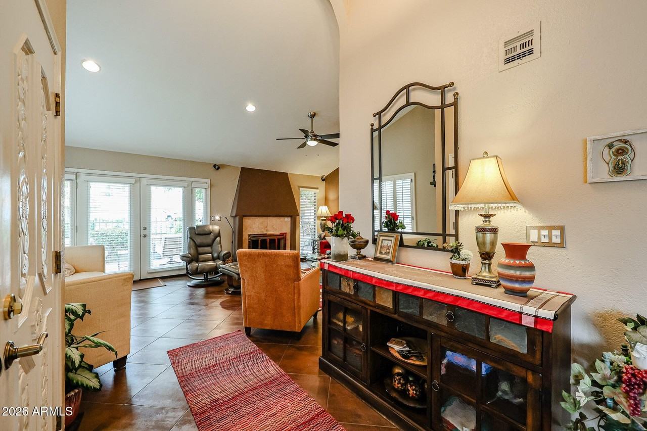 7720 N Pinesview Dr - Photo 4 of 44