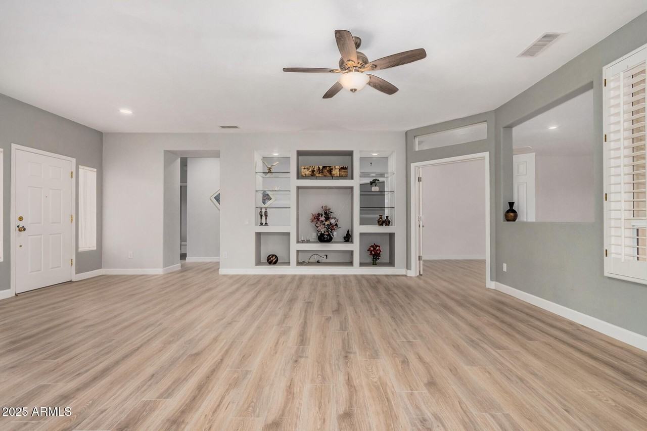 22637 N Hermosillo Dr - Photo 4 of 43