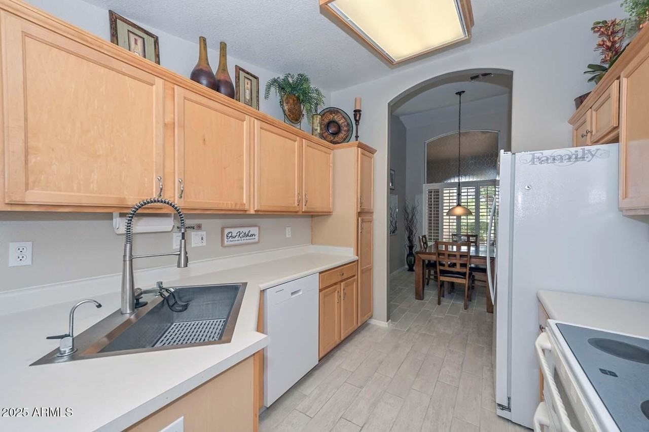 19405 N 83rd Dr - Photo 5 of 31