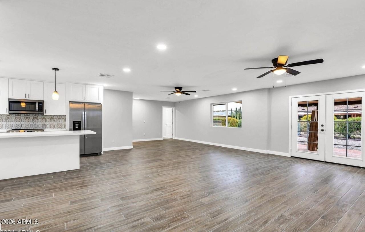 10602 W Cumberland Dr - Photo 4 of 30