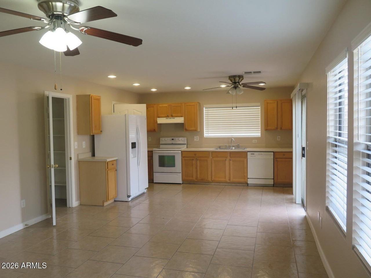 3331 S Chaparral Rd - Photo 3 of 24