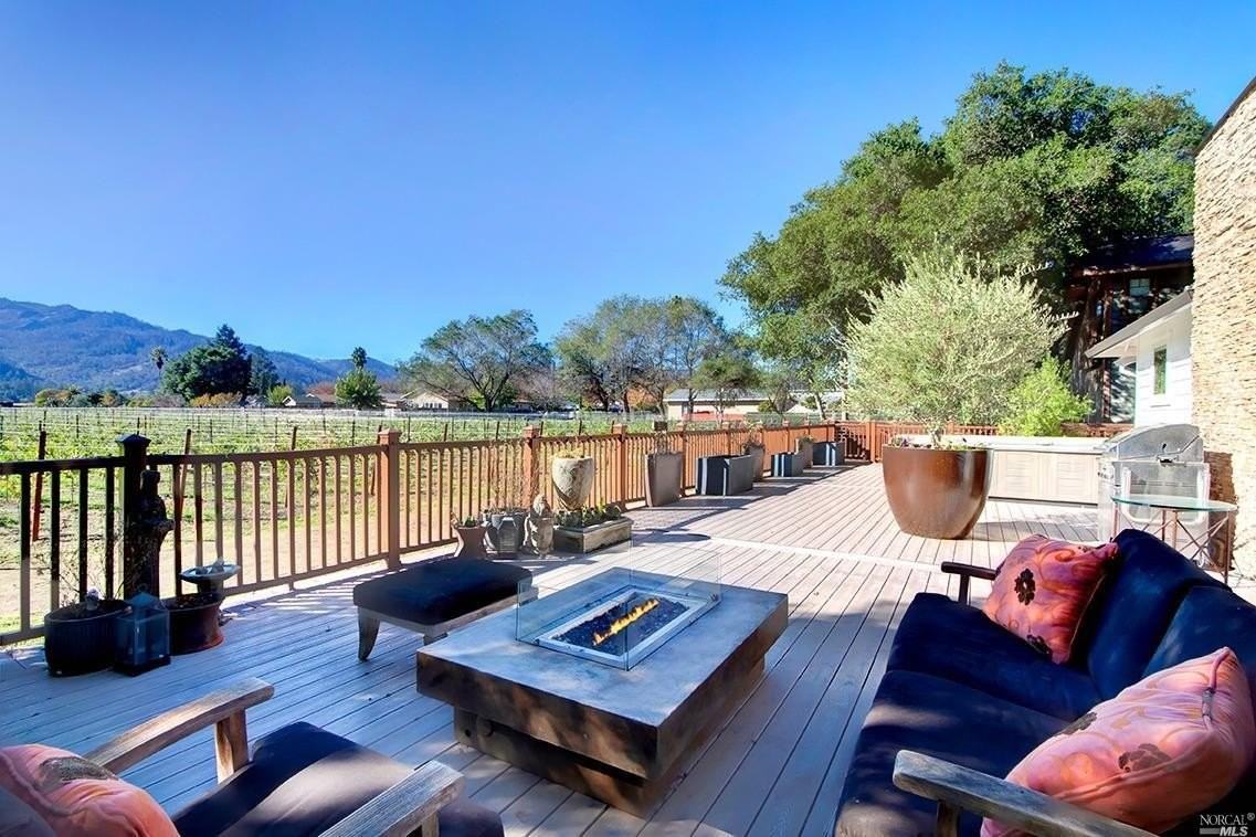 109 Dahlia St - Photo 2 of 44