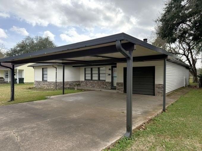 4739 Lawndale Ave - Photo 3 of 17