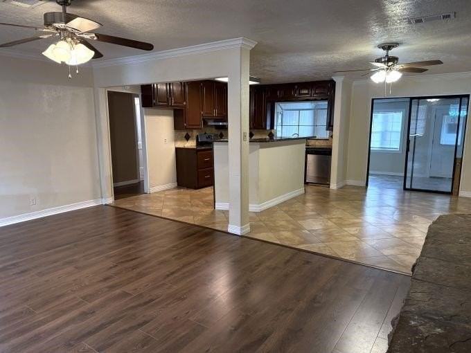 4739 Lawndale Ave - Photo 5 of 17