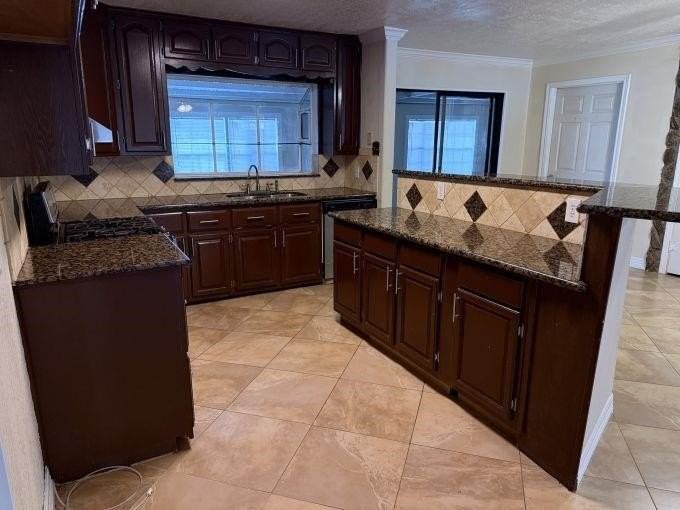 4739 Lawndale Ave - Photo 6 of 17