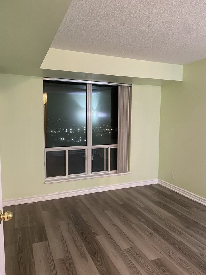 1 Lee Centre Dr - Photo 2 of 7